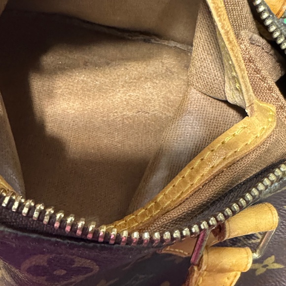 LOUIS VUITTON Monogram Canvas SPEEDY 30 - Picture 7 of 9